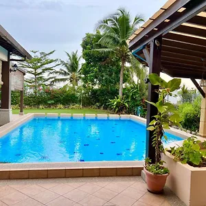 https://luxury-beachfront-villa.hotelsinmalacca.net